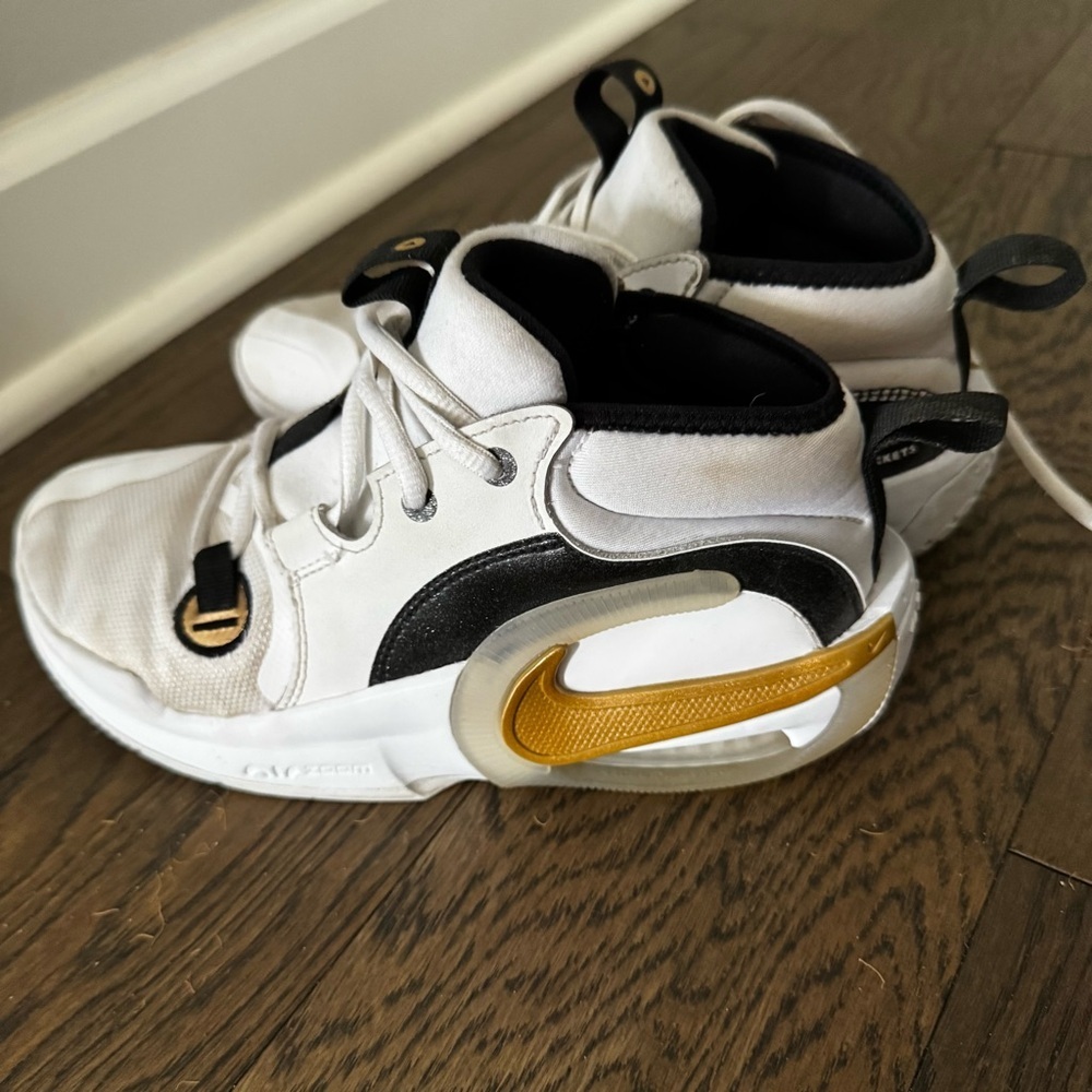 Nike Air Zoom Crossover 2
White Metallic Gold size 6 - Picture 4 of 13